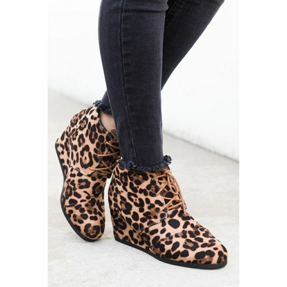 Last 5.5 & 6 🖤💕 Leopard Lace-up Wedge Ankle Boot - Picture 4 of 8
